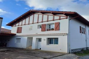 Picture of listing #325850444. Appartment for sale in Ascain