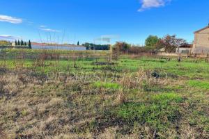 Picture of listing #325855000. Land for sale in Uzès