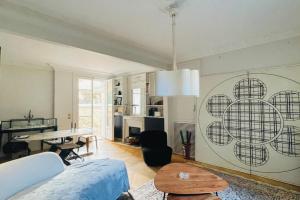 Picture of listing #325897775. Appartment for sale in Paris