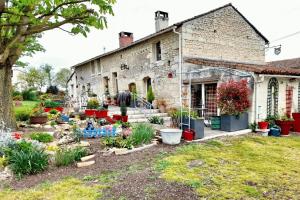 Picture of listing #325901065. House for sale in Doué-la-Fontaine