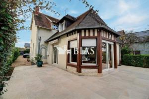 Picture of listing #325901413. House for sale in Pont-l'Évêque