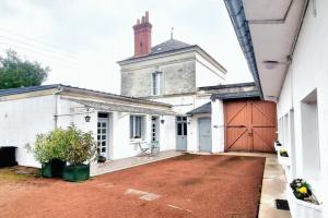 Picture of listing #325906517. House for sale in Neuillé-Pont-Pierre