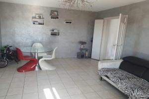 Picture of listing #325906585. Appartment for sale in Marseille