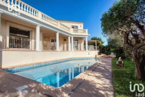 Picture of listing #325909812. House for sale in Le Golfe Juan