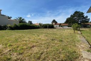 Picture of listing #325913097. Land for sale in Vaux-sur-Mer
