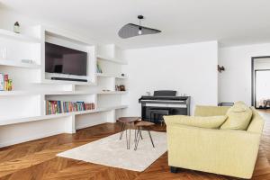 Picture of listing #325916743. Appartment for sale in Paris