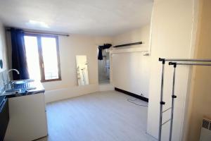 Picture of listing #325918254. Appartment for sale in Paris