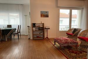 Picture of listing #325919628. Appartment for sale in Royan