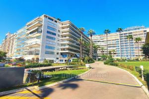 Picture of listing #325932805. Appartment for sale in Cannes