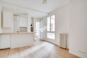 Picture of listing #325948448. Appartment for sale in Paris