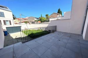 Thumbnail of property #325956970. Click for details