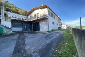Picture of listing #325969889. Building for sale in Limoux
