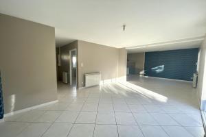 Thumbnail of property #326090357. Click for details