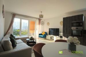 Picture of listing #326112103. Appartment for sale in Châtenay-Malabry