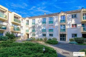 Picture of listing #326121443. Appartment for sale in Croissy-sur-Seine