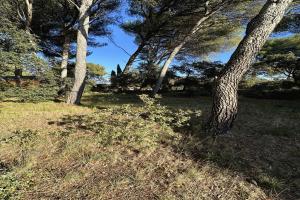 Picture of listing #326192106. Land for sale in Pélissanne