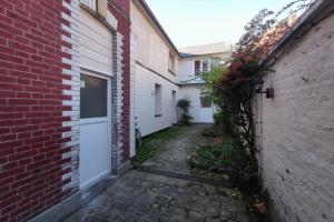 Thumbnail of property #326266301. Click for details