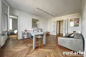 Picture of listing #326459903. Appartment for sale in Paris