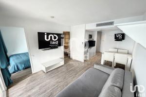 Picture of listing #326745917. Appartment for sale in Cannes