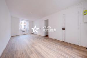 Picture of listing #326783098. Appartment for sale in Paris