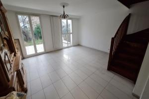 Thumbnail of property #326812805. Click for details
