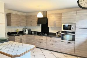 Picture of listing #326825456. Appartment for sale in Villeurbanne