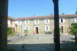 Picture of listing #326853290. House for sale in Villecomtal-sur-Arros