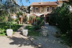 Picture of listing #326854273.  for sale in Arles