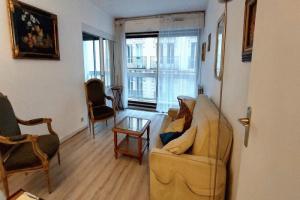 Picture of listing #326880415. Appartment for sale in Paris