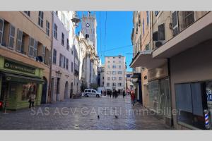 Picture of listing #326885491. Building for sale in Toulon