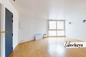 Picture of listing #326900690. Appartment for sale in Paris
