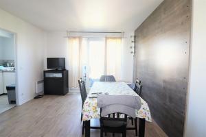 Picture of listing #326924421. Appartment for sale in Saint-Denis
