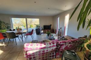 Thumbnail of property #327021434. Click for details