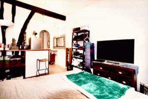 Picture of listing #327045811. Appartment for sale in Paris