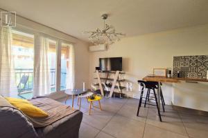 Picture of listing #327049102. Appartment for sale in Vallauris