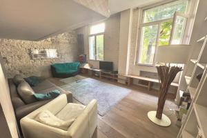 Picture of listing #327075711. Appartment for sale in Paris