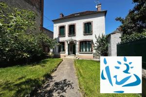 Picture of listing #327147439. House for sale in Saint-Julien-du-Sault