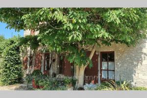 Picture of listing #327228469. House for sale in Eygalières