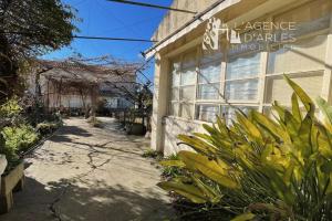 Picture of listing #327270966. House for sale in Arles