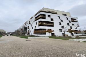 Picture of listing #327274957. Appartment for sale in Romainville
