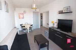Picture of listing #327446841. Appartment for sale in Marseille