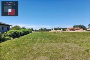 Picture of listing #327454163. Land for sale in Pont-de-Vaux
