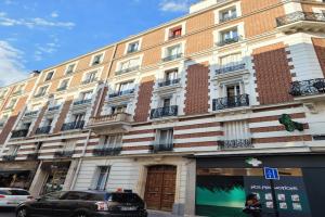 Picture of listing #327468206. Appartment for sale in Courbevoie
