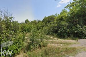 Picture of listing #327576400. Land for sale in Uzès