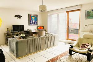 Picture of listing #327647674. Appartment for sale in Bordeaux