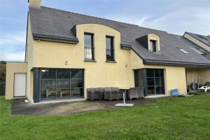 Picture of listing #327673669. House for sale in Bourgbarré