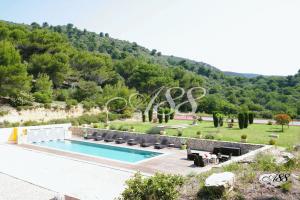 Picture of listing #327702815. House for sale in Lourmarin