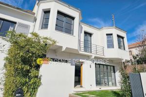 Picture of listing #327743388. House for sale in Cannes