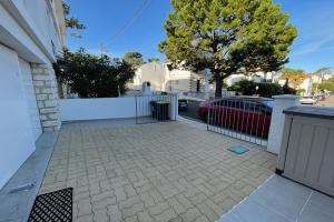 Thumbnail of property #327756188. Click for details