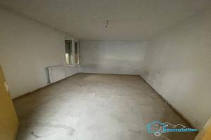Thumbnail of property #327775106. Click for details